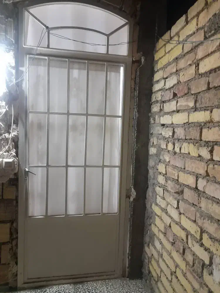 درب و پنجره دسته دوم سالم|مصالح و تجهیزات ساختمان|کاشان, آیت الله سعیدی|دیوار