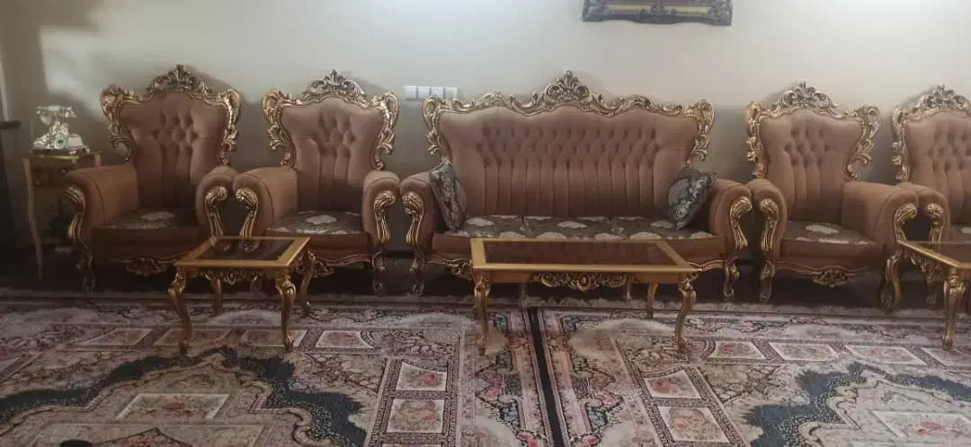 مبل استیل در حد نو‌ با ویترین|مبلمان خانگی و میز عسلی|حبیب آباد, |دیوار