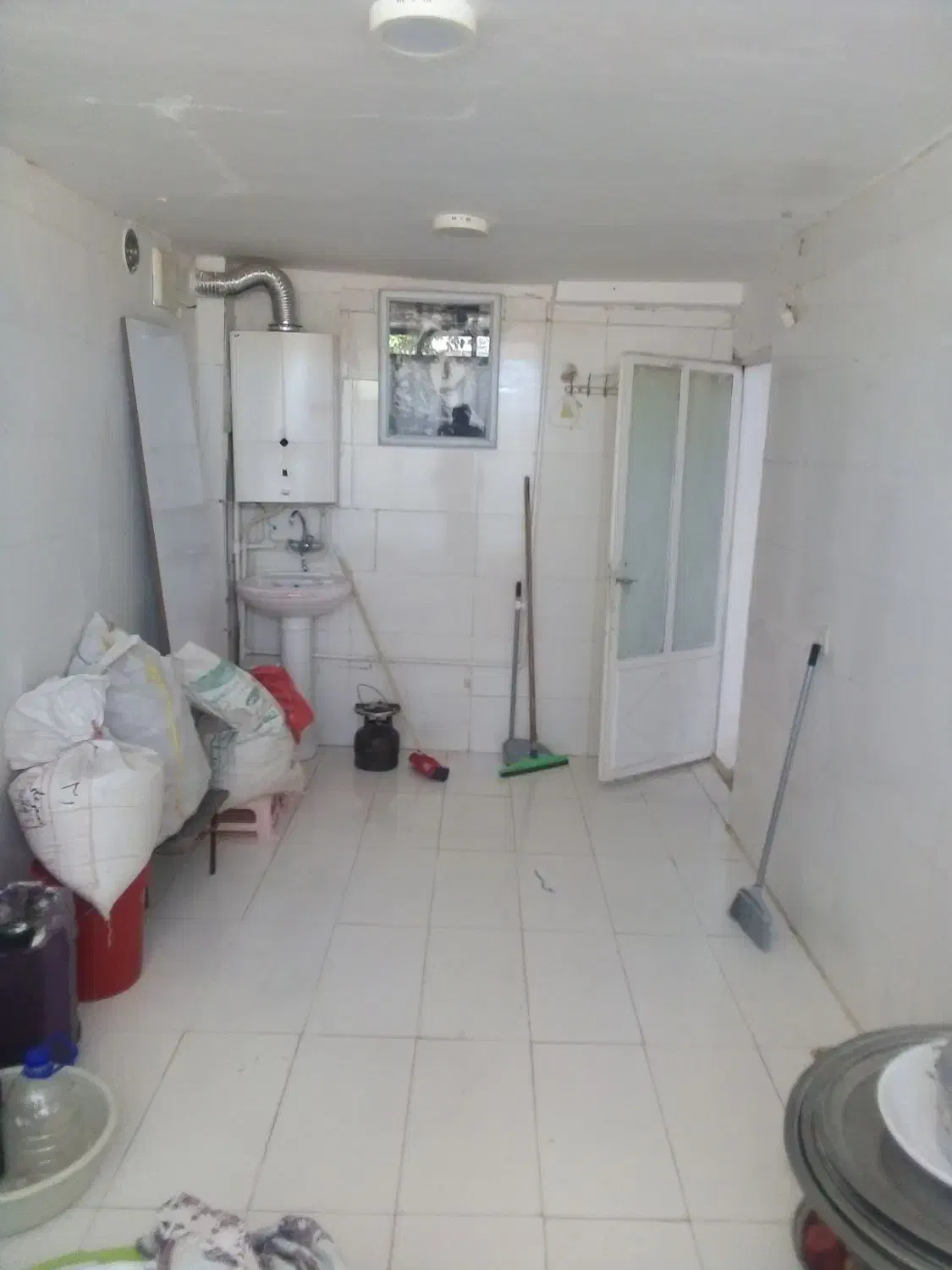 مغازه اجارهی|اجارهٔ مغازه و غرفه|بروجن, |دیوار