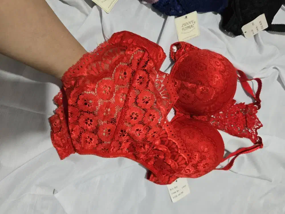 ست توری و اسفنجی فقط ۲۰۰|لباس|نسیم‌شهر, |دیوار