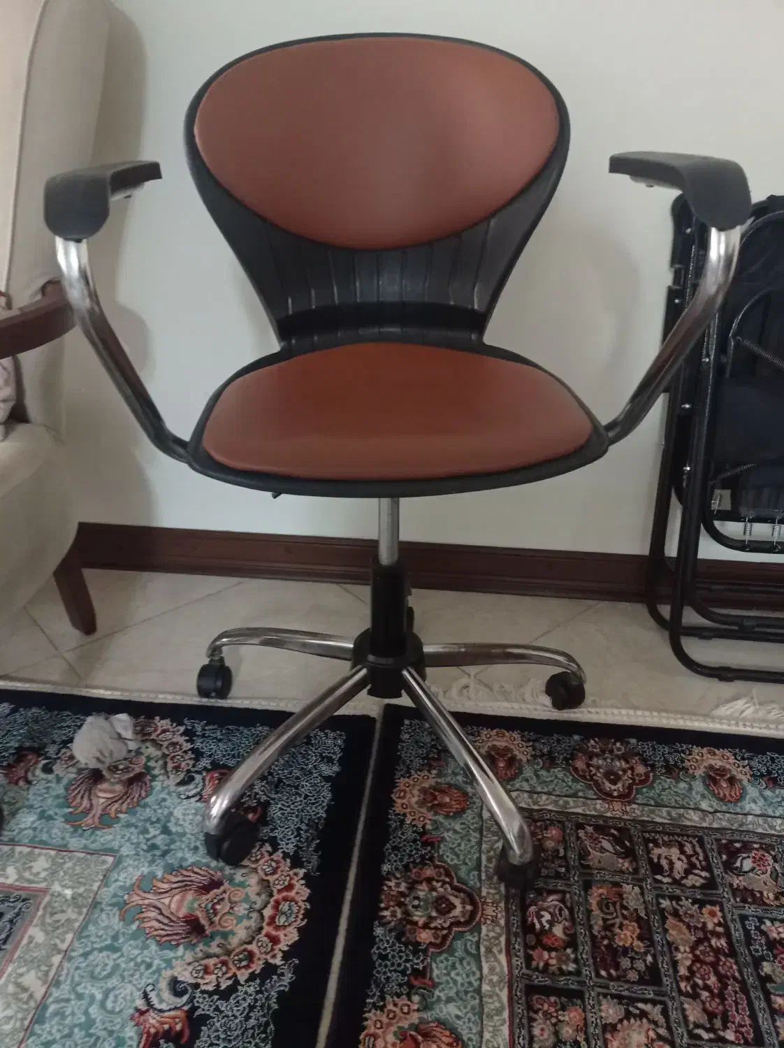 صندلی جک دار تمیز سالم|صندلی و نیمکت|اسلام‌شهر, مطهری|دیوار