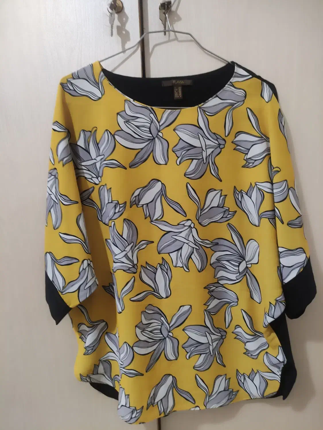 کلاه وتیشرت|لباس|اراک, |دیوار