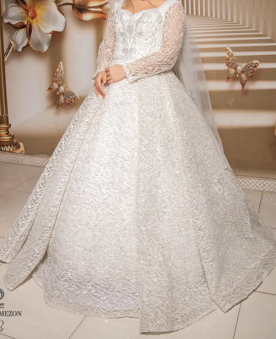 لباس عروس شاین کنجدی|لباس|صحنه, |دیوار