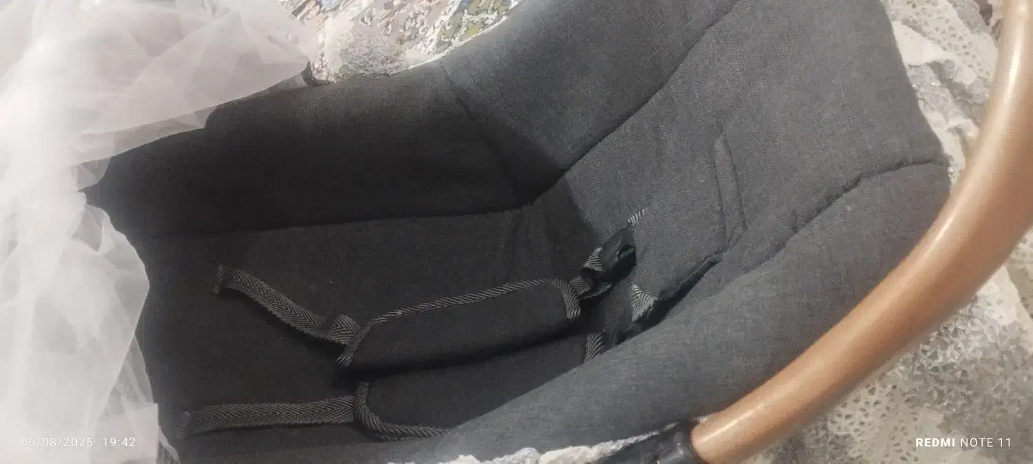 کریر نی نی نو نو|کالسکه و لوازم جانبی|میبد, |دیوار