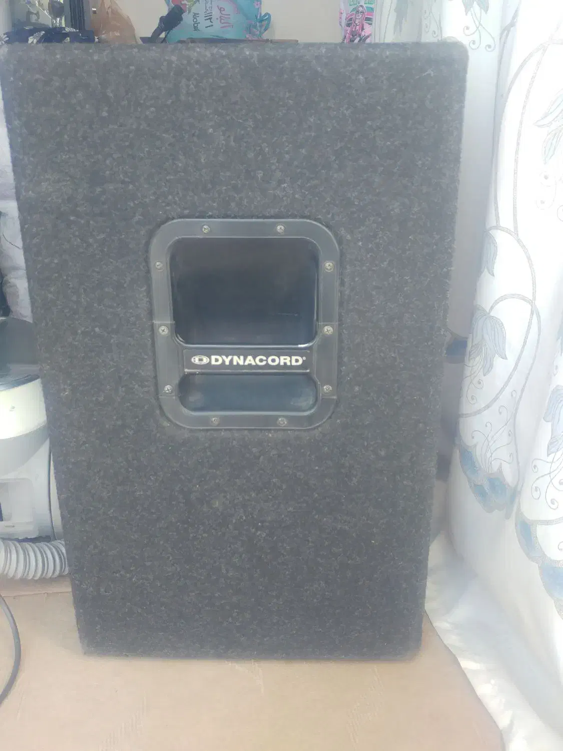 باند جعبه|صوتی و تصویری|زبرخان, |دیوار