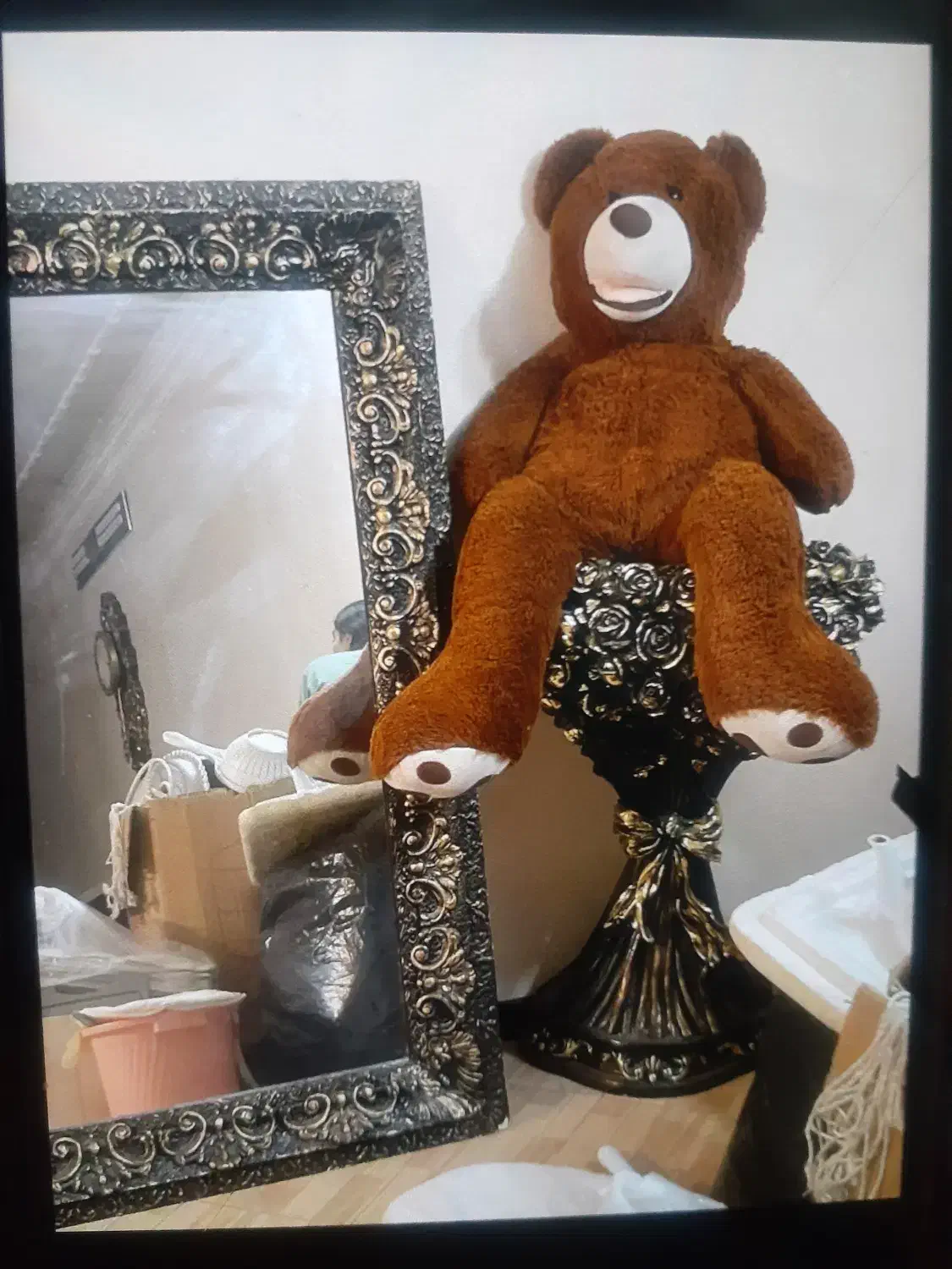 خرس کنسول و آیینه|آینه|ری, سیزده آبان|دیوار