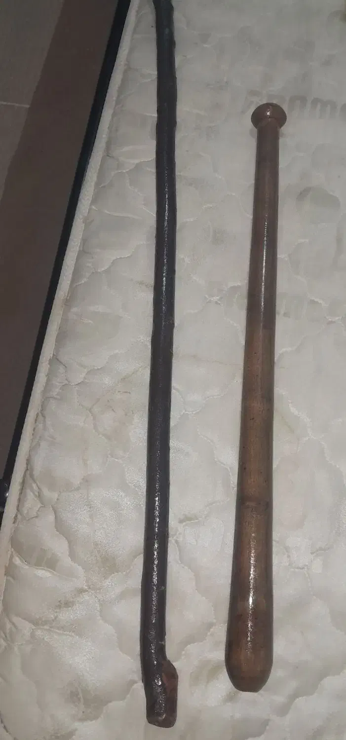 چوب دستی|کلکسیون اشیاء عتیقه|اهواز, کوی فرهنگیان ۱|دیوار