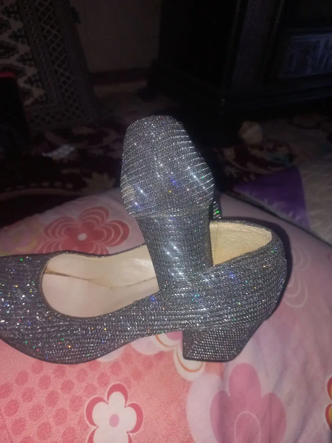 کفش|کیف، کفش، کمربند|نیشابور, مازول|دیوار