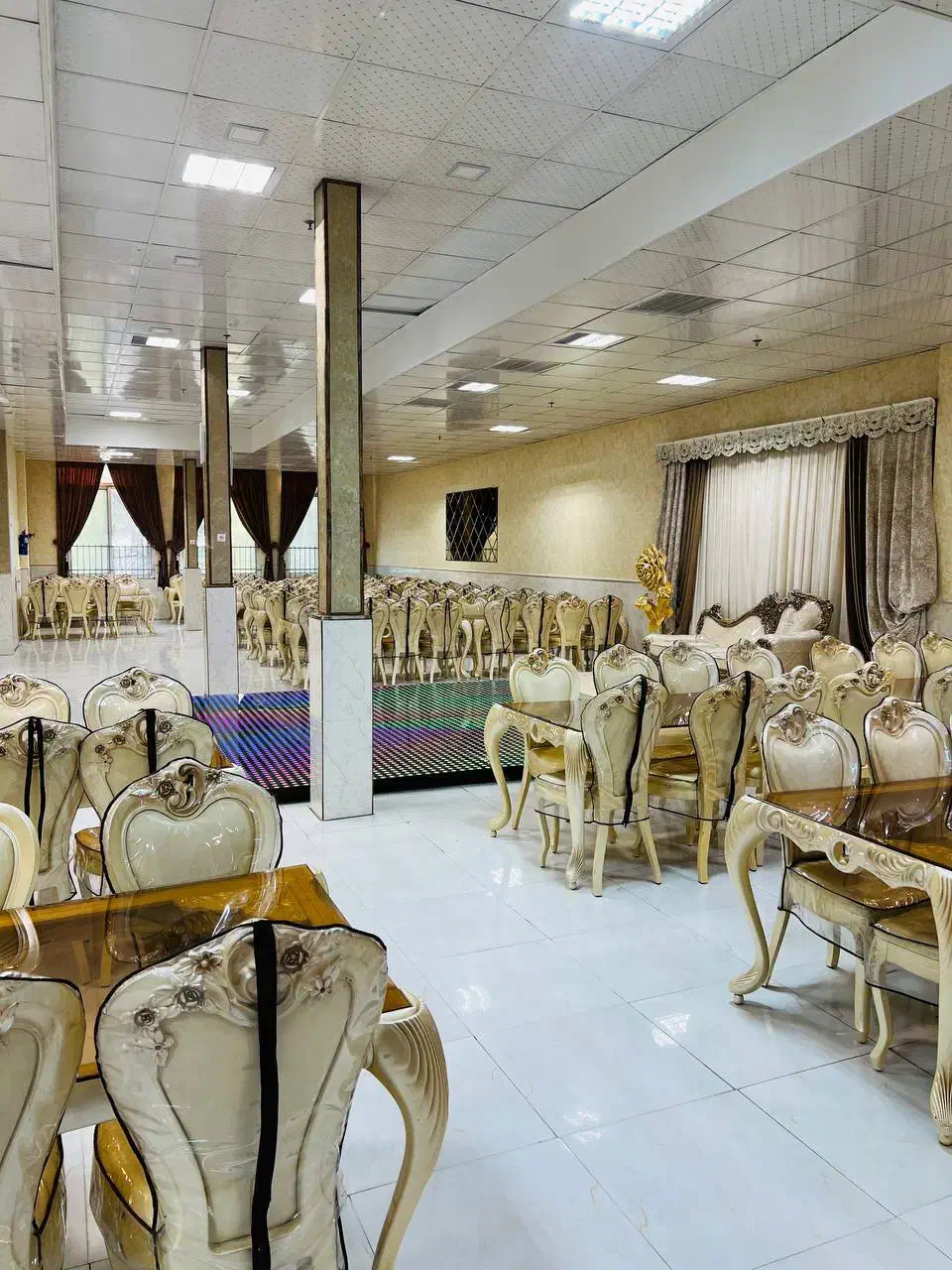 تالار عمارت فردوسی|خدمات پذیرایی، مراسم|نیشابور, جمهوری|دیوار