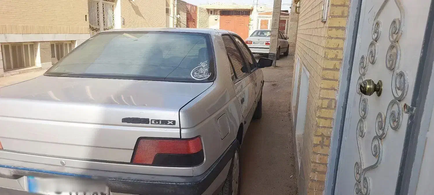 ماشین ۴۰۵ نقره ای داخل کرم مدل ۹۷|خودرو سواری و وانت|زارچ, |دیوار