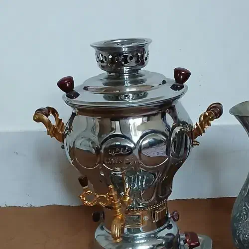 سماور نونو همراه سینی و پارچ کنار سماور|سماور، چای‌ساز، قهوه‌ساز|خمین, |دیوار