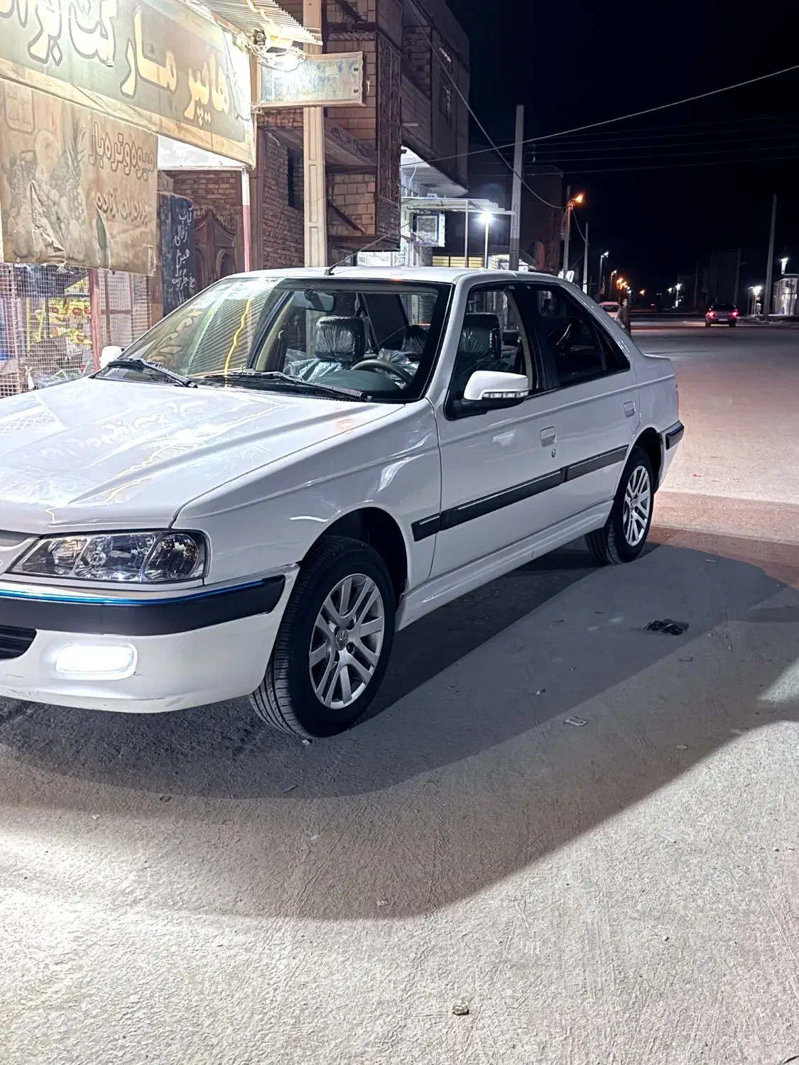 1402 نیم سفارشی|خودرو سواری و وانت|سراوان, |دیوار