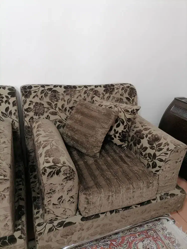 مبل ۷نفره راحتی در حد نو فقط 5تومن فورش فوری|مبلمان خانگی و میز عسلی|سبزوار, امیر کبیر|دیوار