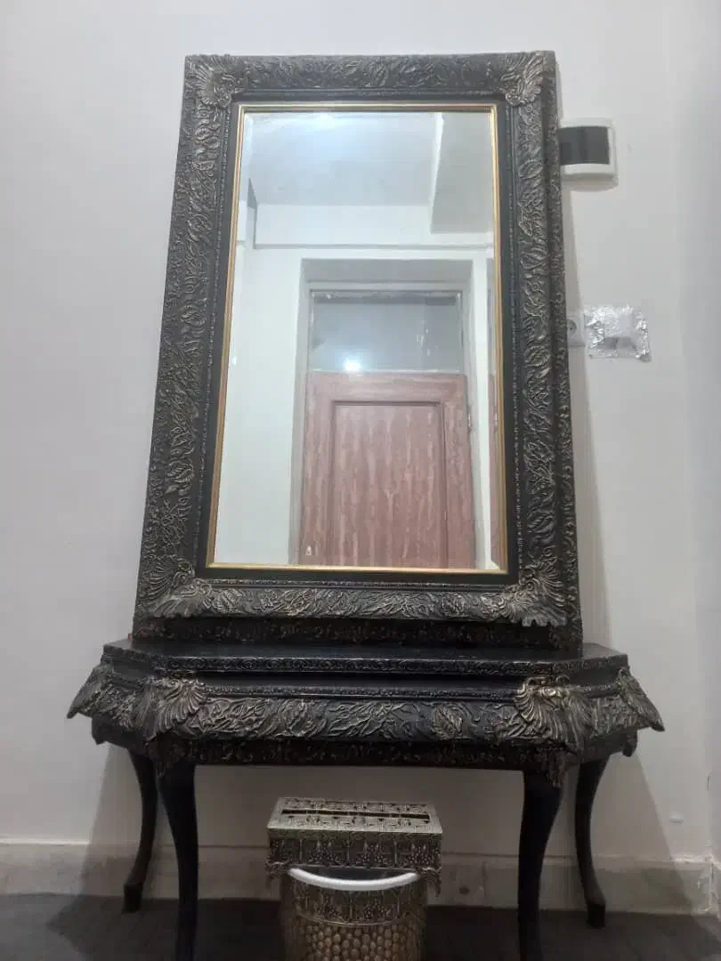 ایینه کنسول مشکی طلایی|بوفه، ویترین، کنسول|اصفهان, ملکشهر|دیوار