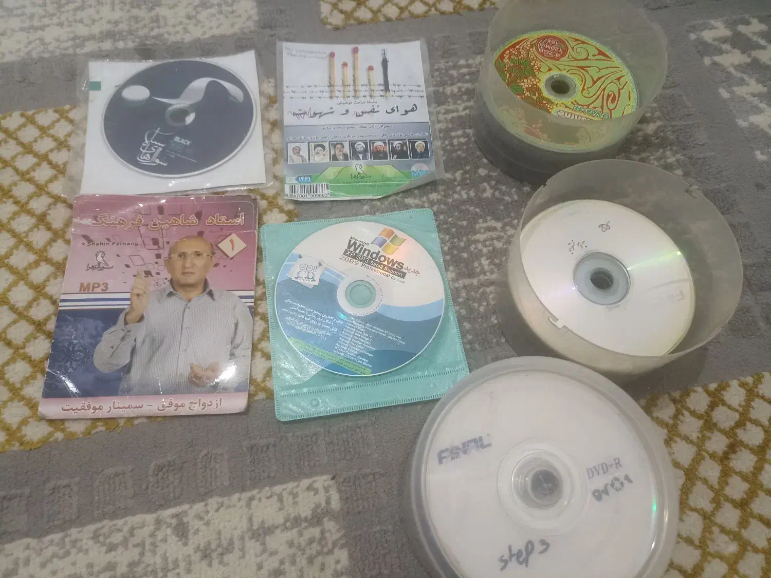 حراج کلیه سی دی ها|حراج|مشهد, کارمندان دوم|دیوار