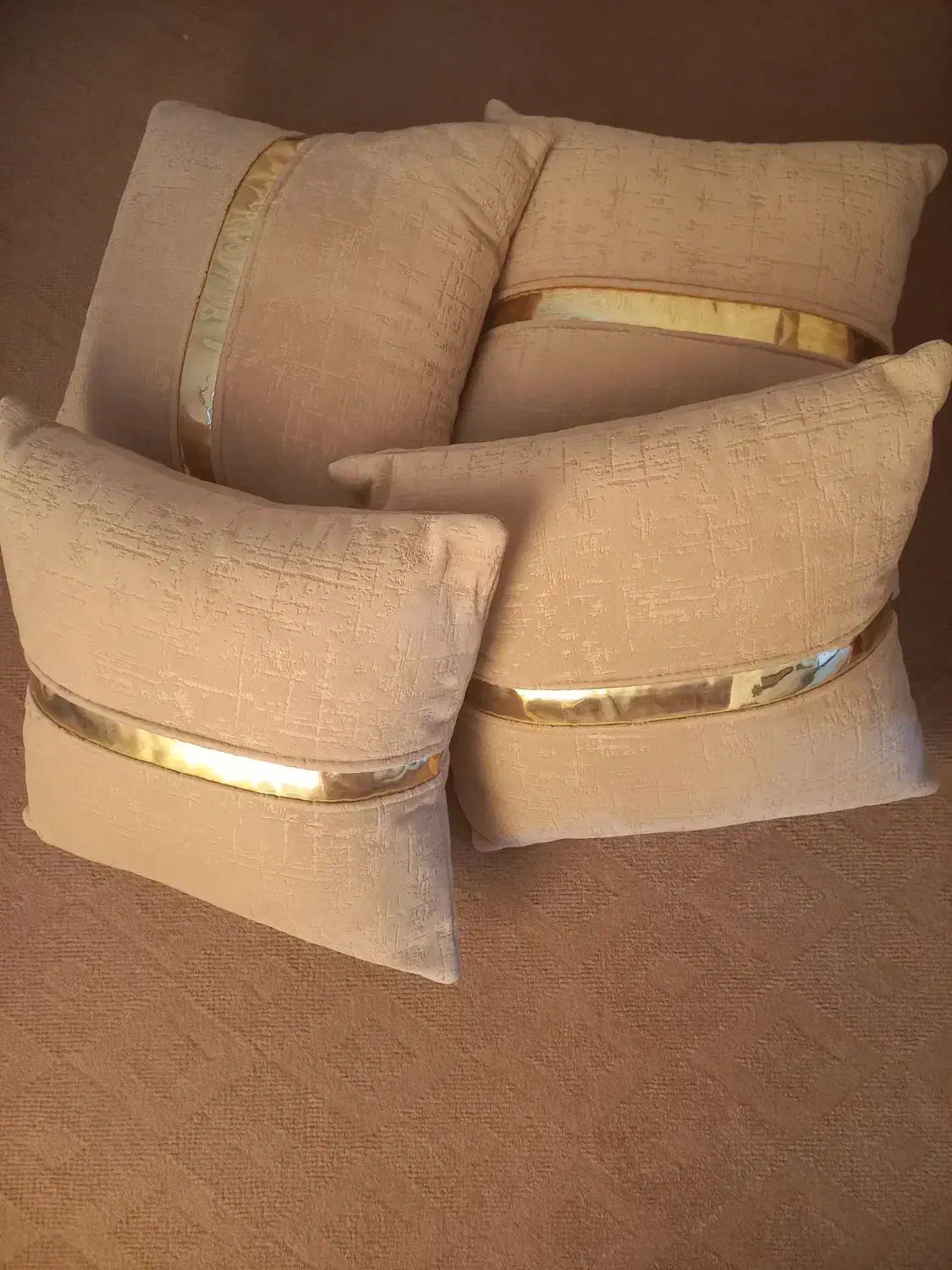 کوسن نو نو استفاده نشده|رختخواب، بالش، پتو|سنندج, |دیوار