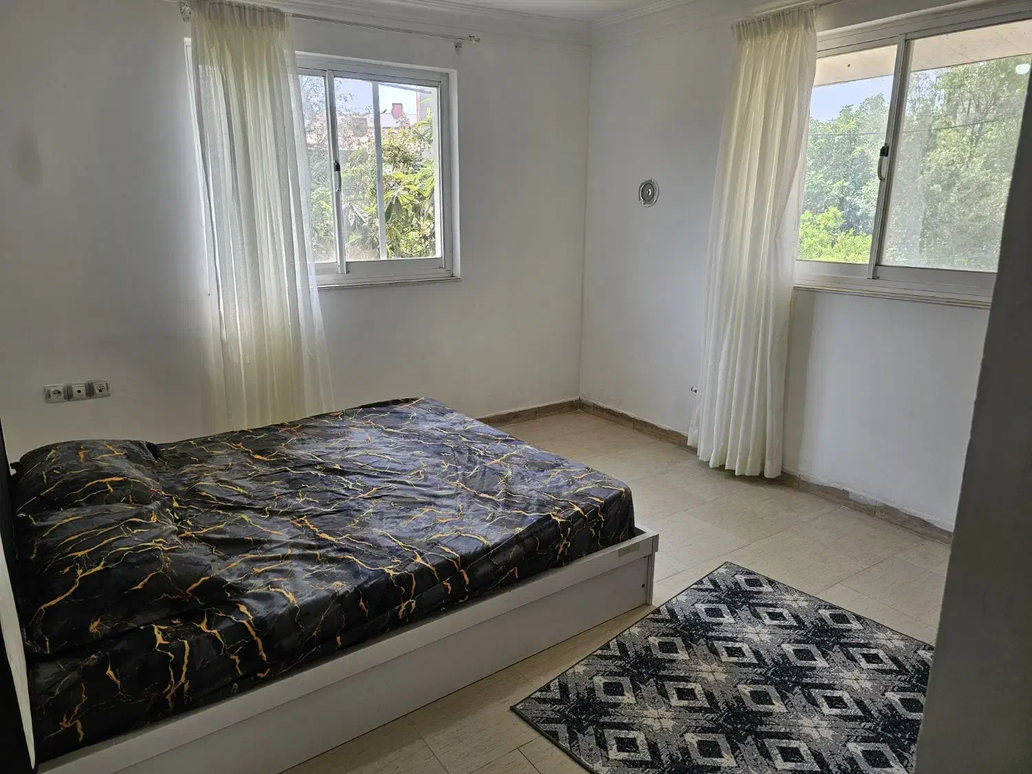 اجاره روزانه/هفتگی ویلا دوخوابه گلسار(مرکز) رشت|اجارهٔ کوتاهمدت ویلا و باغ|رشت, پستک|دیوار