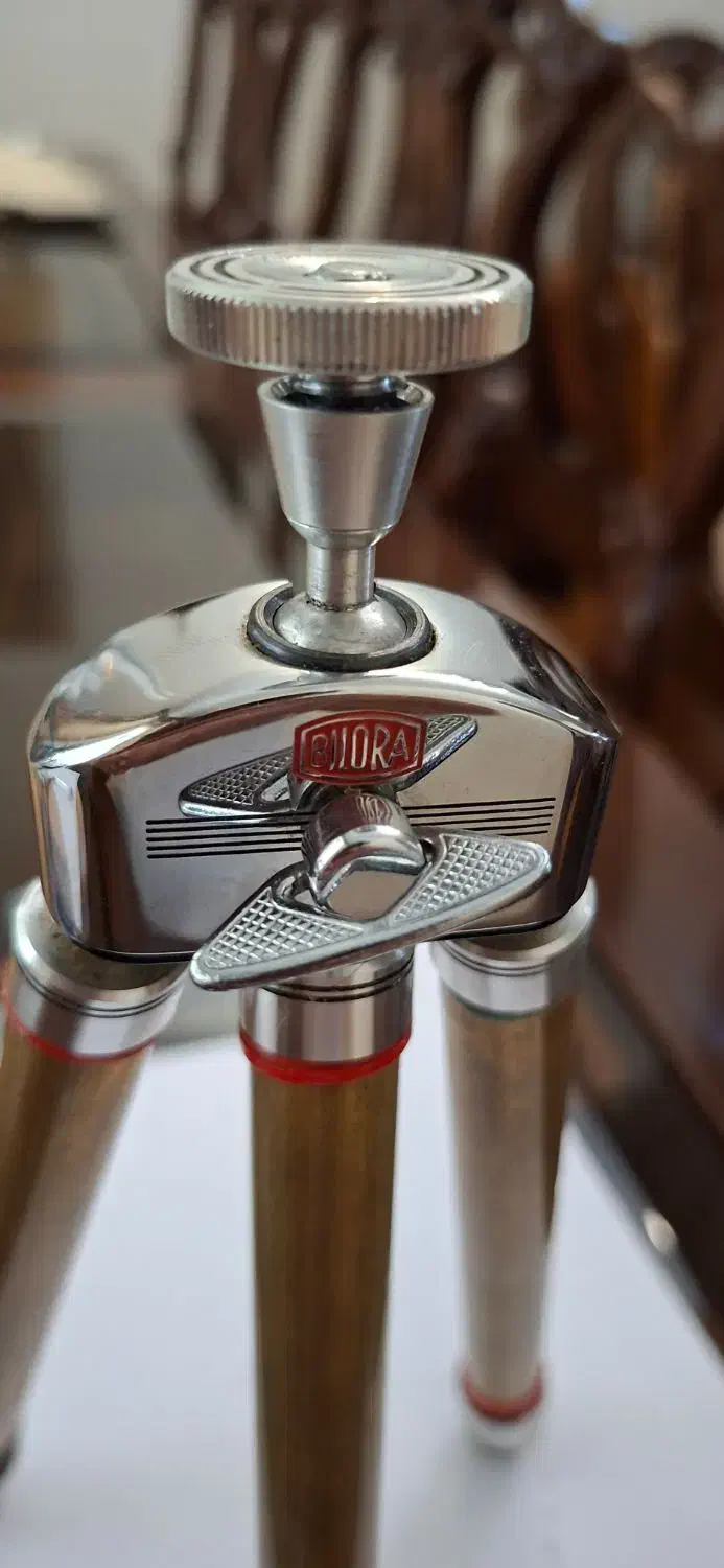 سه پایه دوربین المانی باقدمت بالا|دوربین عکاسی و فیلم‌برداری|تهران, حکیمیه|دیوار