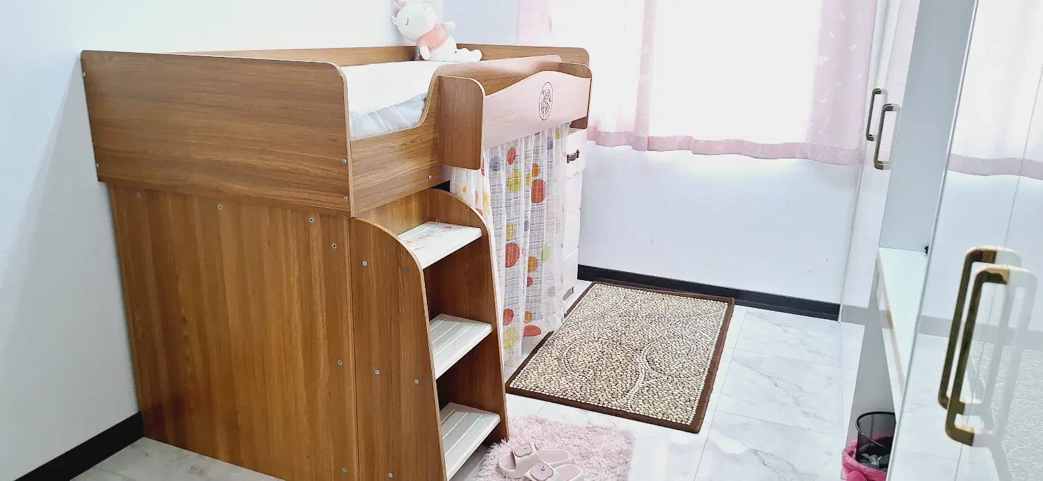 تخت نو جوان به همراه کمد و کشو بسیار کم جا|تخت و صندلی بچه|اسلام‌شهر, شهرک واوان|دیوار