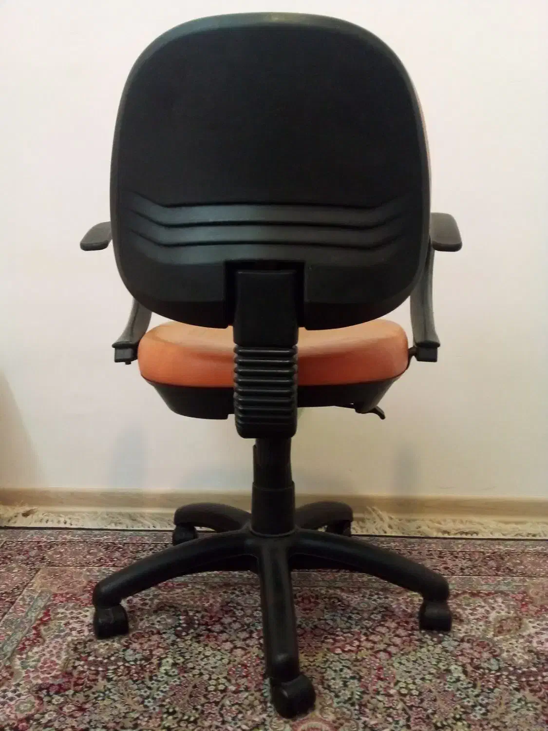 صندلی چرخان و جک دار کامپیوتر|صندلی و نیمکت|گلبهار, شهر جدید گلبهار|دیوار