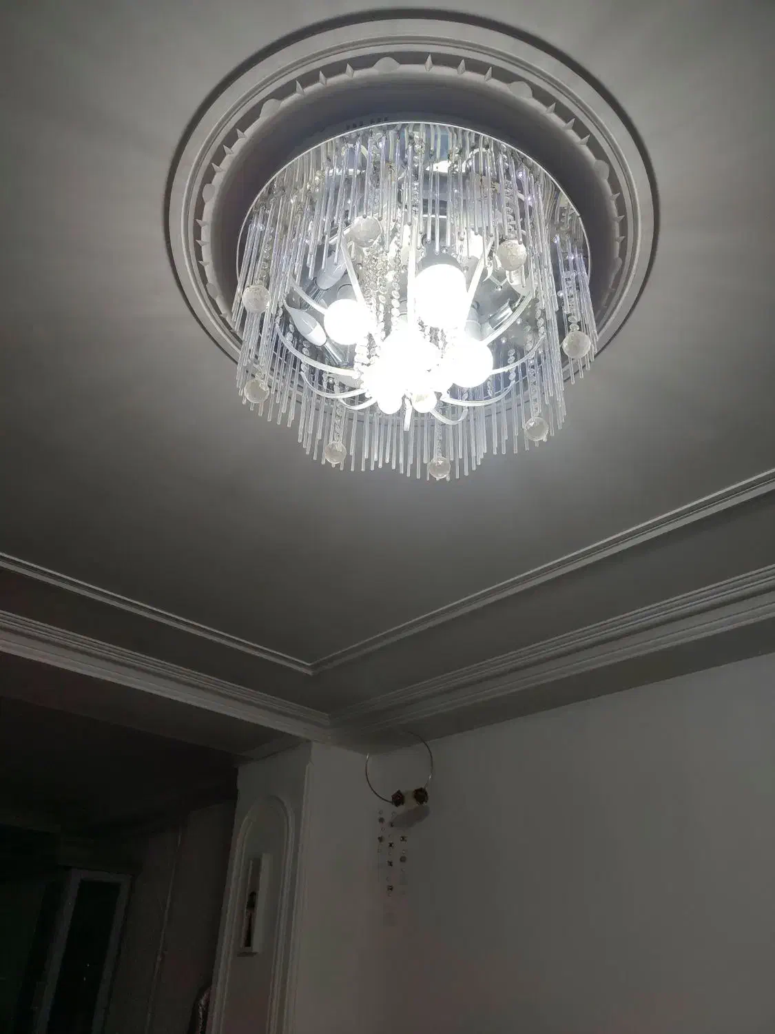 لوستر کنترل دار|لوستر و چراغ آویز|رشت, کوی جام جم|دیوار