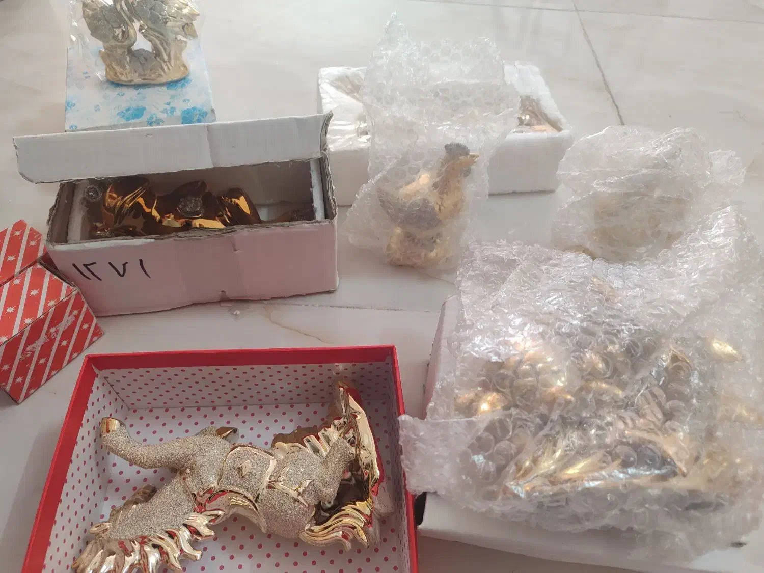 دکوری طلایی کاملاً نو و داخل کارتن|صنایع دستی و سایر لوازم تزئینی|زاهدان, |دیوار