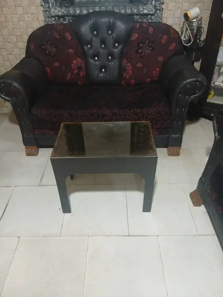 مبل راحتی در حد نو|مبلمان خانگی و میز عسلی|زاهدان, |دیوار