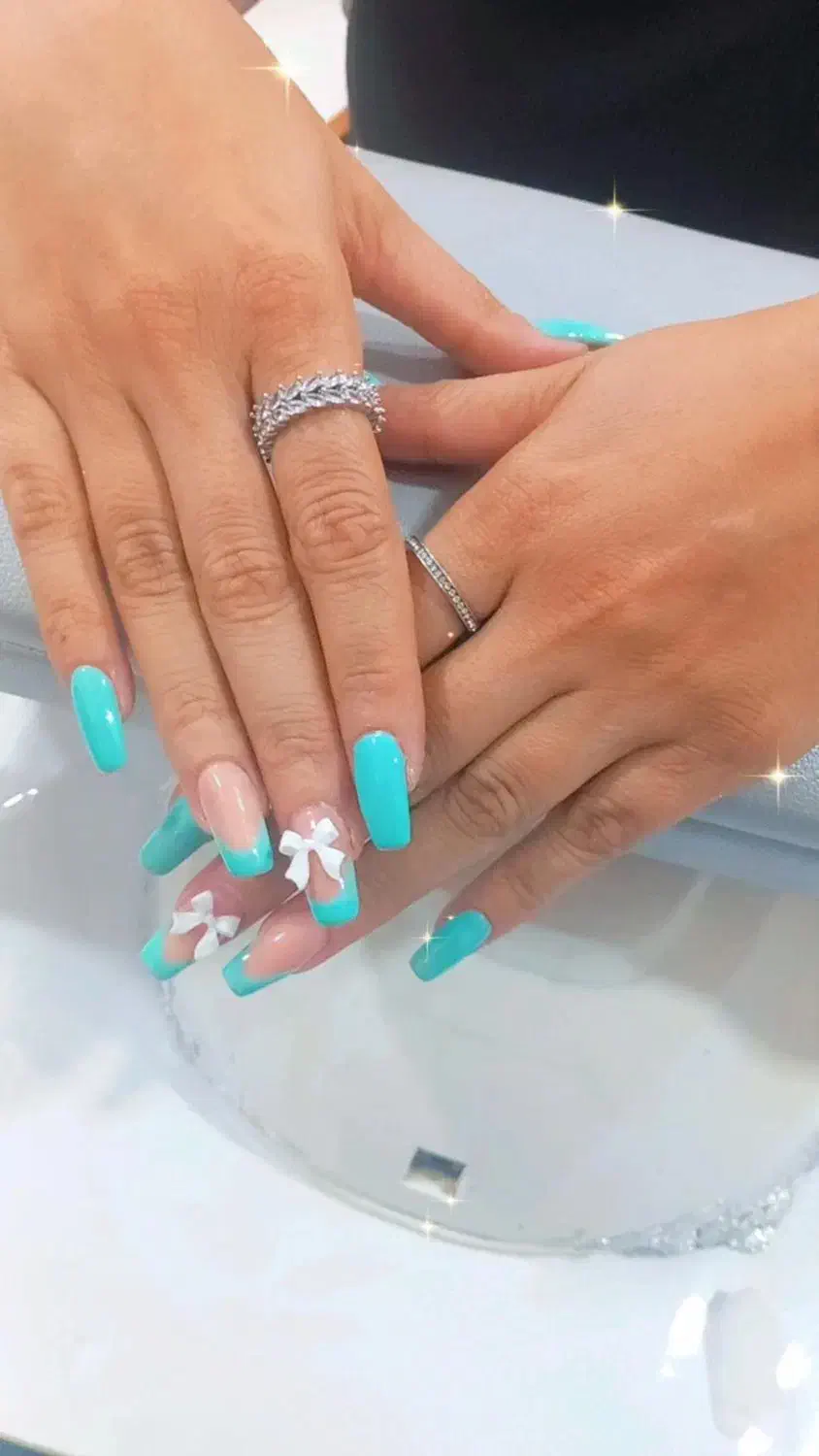 کاشت ناخن .ترمیم.ژلیش دست و پا .پدیکور|استخدام درمانی، زیبایی، بهداشتی|اسلام‌شهر, شهرک قائمیه|دیوار