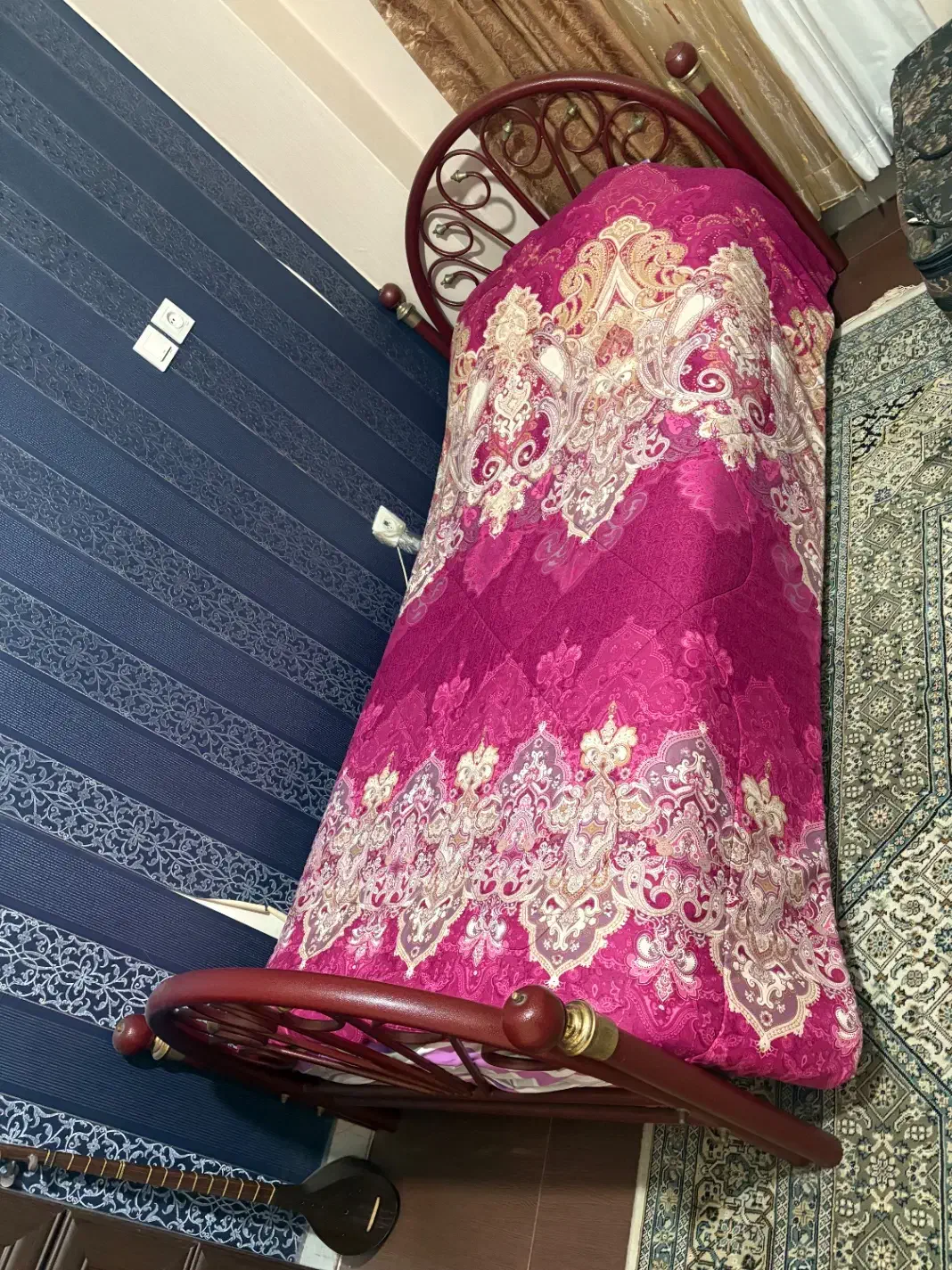 تخت یک نفره به همراه تشک|تخت و سرویس خواب|ساری, |دیوار