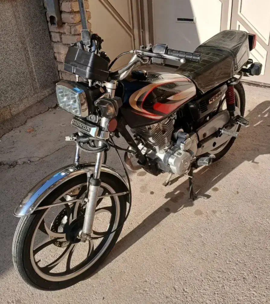 موتور هوندا ۱۲۵ فروشی فوری|موتورسیکلت|بروجن, |دیوار