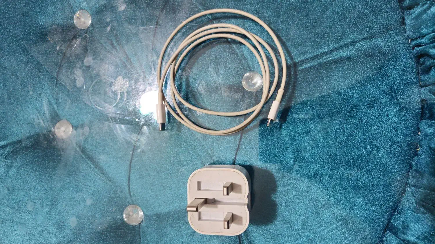 شارژر آیفون کاملا سالم|لوازم جانبی موبایل و تبلت|اصفهان, باغ کاران|دیوار