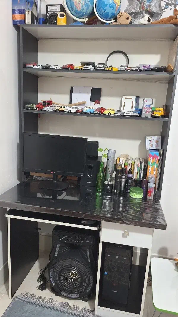 میز کامپیوتر|میز تحریر و کامپیوتر|برخوار, |دیوار