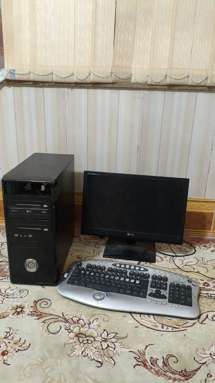 کامپیوتر سالم و تمیز|رایانه رومیزی|یاسوج, |دیوار