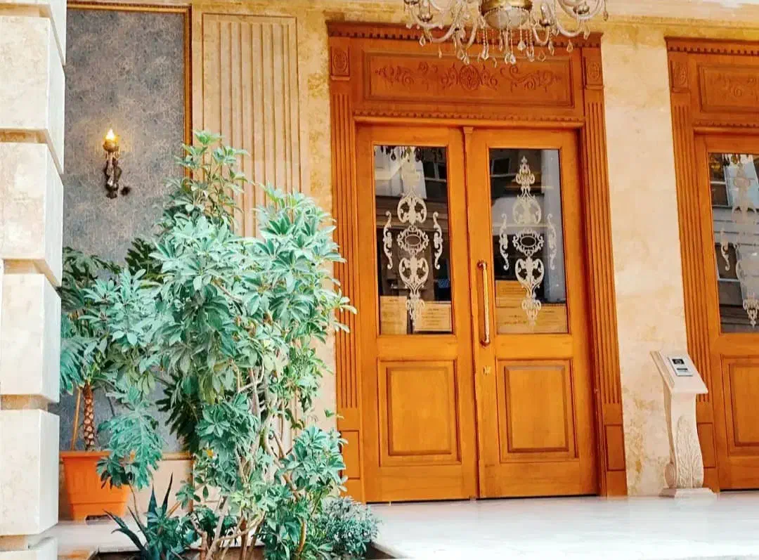 ویـو باز و بدون مشرف در         برج باغ رونیکـا