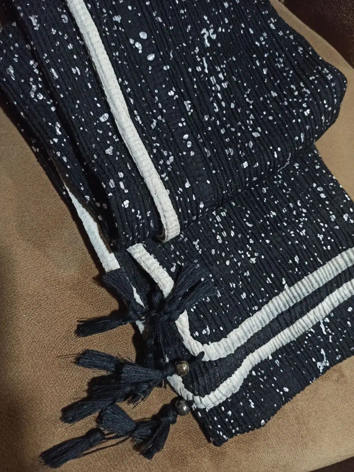 شال زیبا|لباس|دوگنبدان, |دیوار