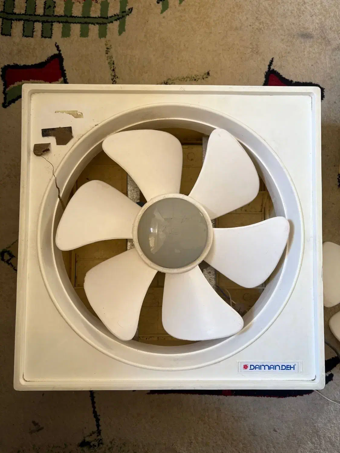 چهار عدد هواکش مارک دمنده کارکرده|پنکه و تصفیهکنندهٔ هوا|اصفهان, لنبان|دیوار