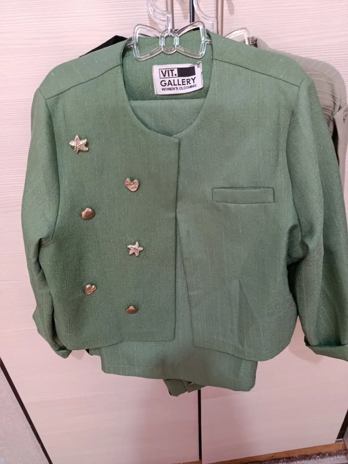 لباس|لباس|بهارستان, |دیوار