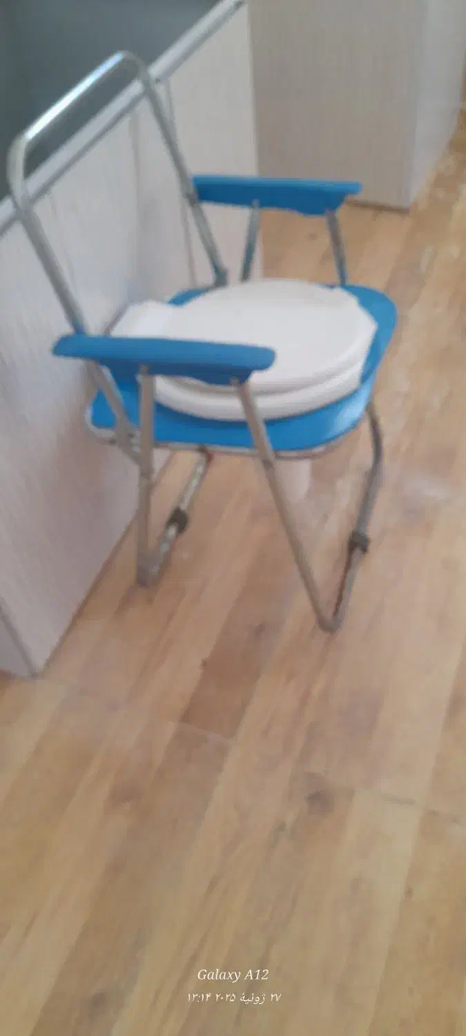 دسشویی فرنگی تمیز و سالم|لوازم سرویس بهداشتی|باشت, |دیوار