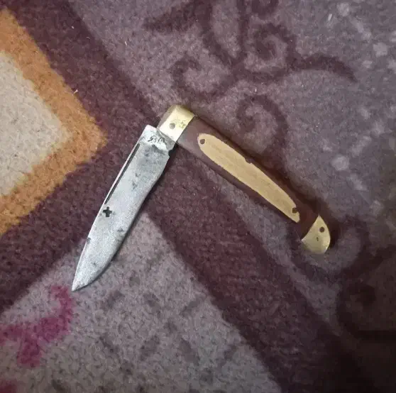 2 عدد چاقوجیبی (قدیمی) فروشی|کلکسیون اشیاء عتیقه|کردکوی, |دیوار