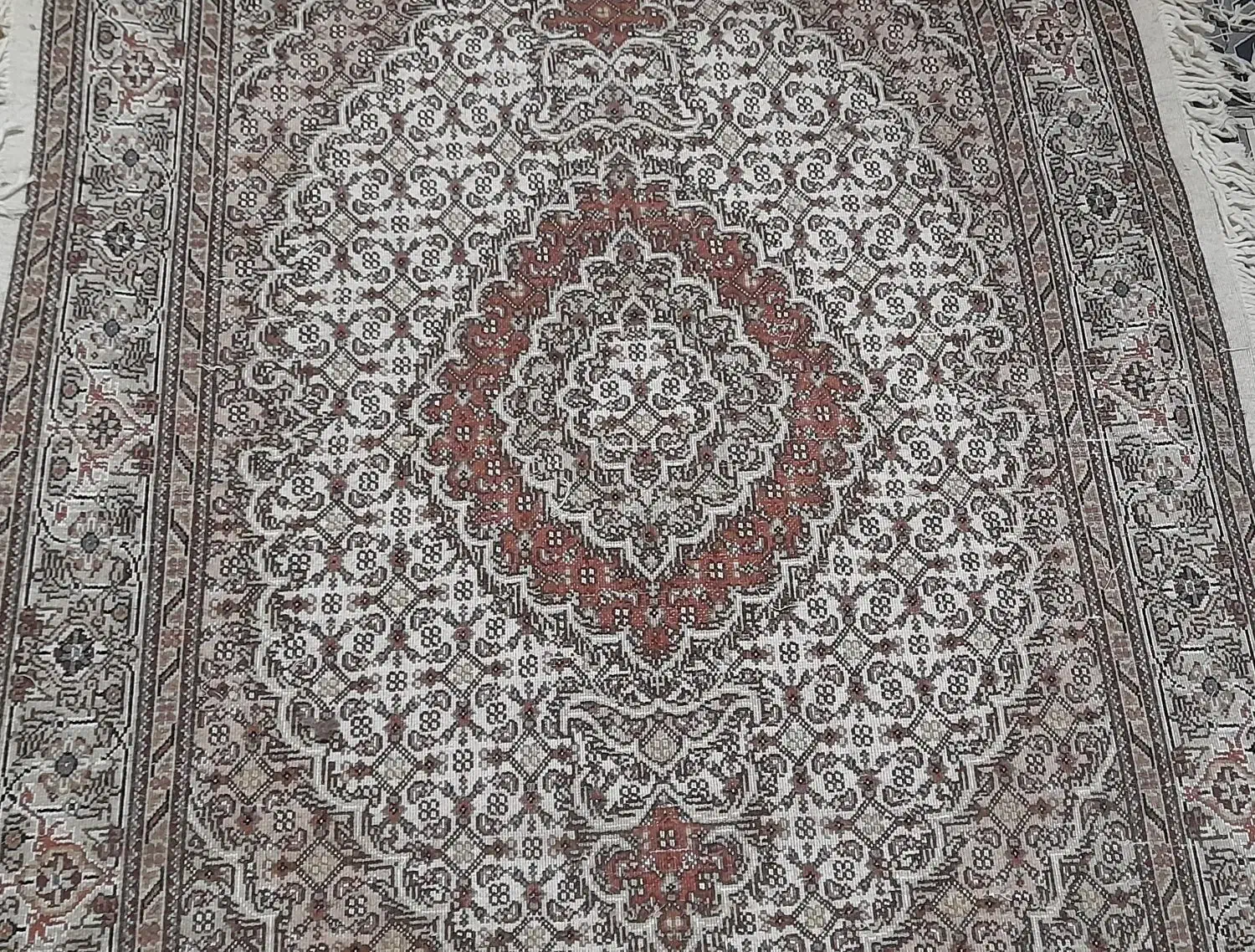 فرش دست‌بافت|فرش|خوی, |دیوار