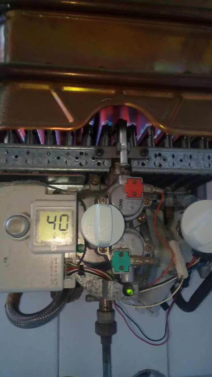 پکیج ابگرمکن کولرگازی بخاری تعمیرات سرویس کار|آبگرمکن، پکیج، شوفاژ|مشهد, وکیلآباد|دیوار