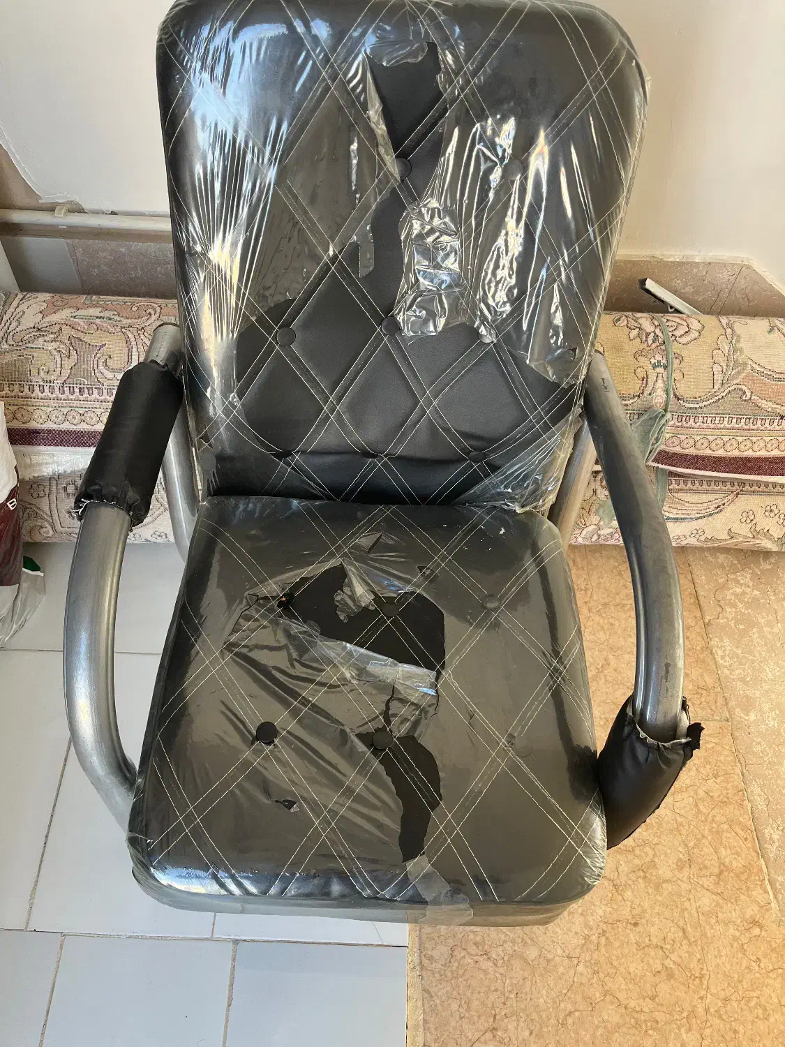 صندلی|صندلی و نیمکت|کوزران, |دیوار