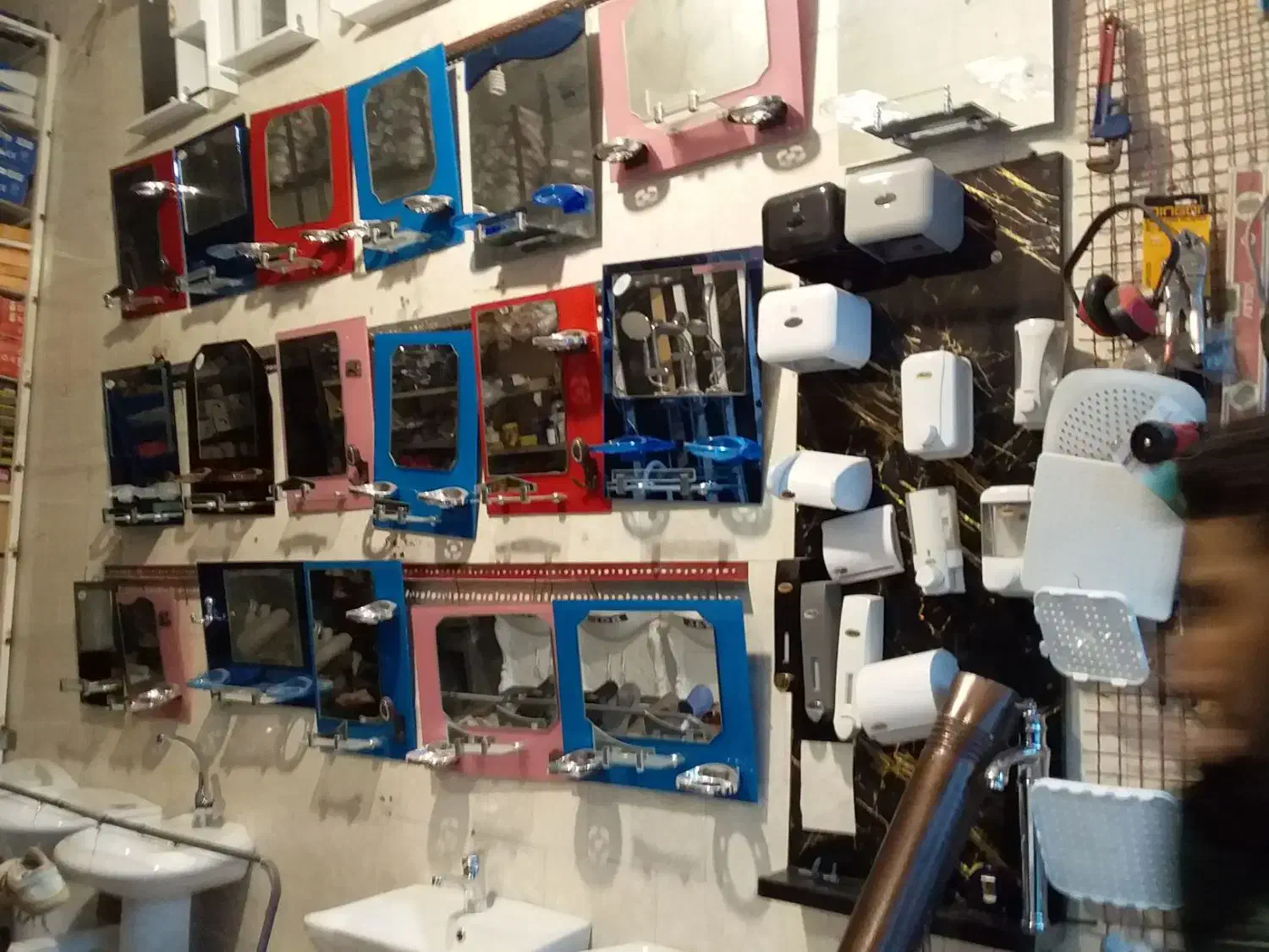 فروشگاه شیر آلات روشویی و لوازم بهداشتی عبادی|لوازم سرویس بهداشتی|سرپل ذهاب, |دیوار