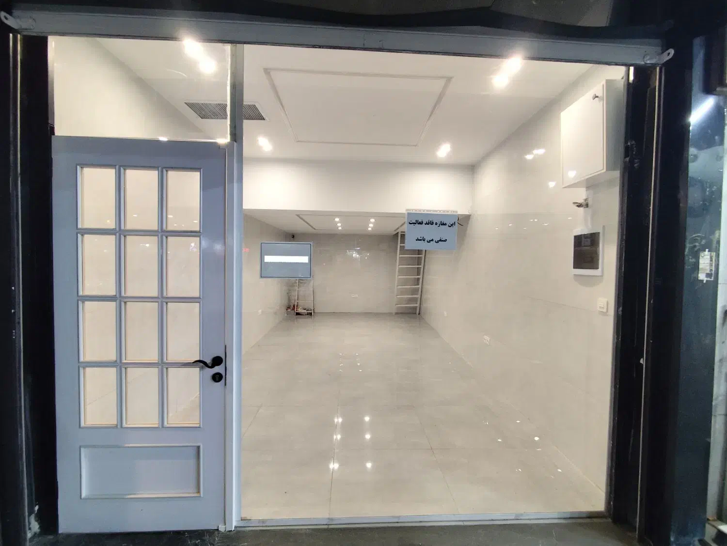 ۵۰ متر تجاری بر اصلی فلکه دوم تهرانپارس|اجارهٔ مغازه و غرفه|تهران, تهرانپارس غربی|دیوار