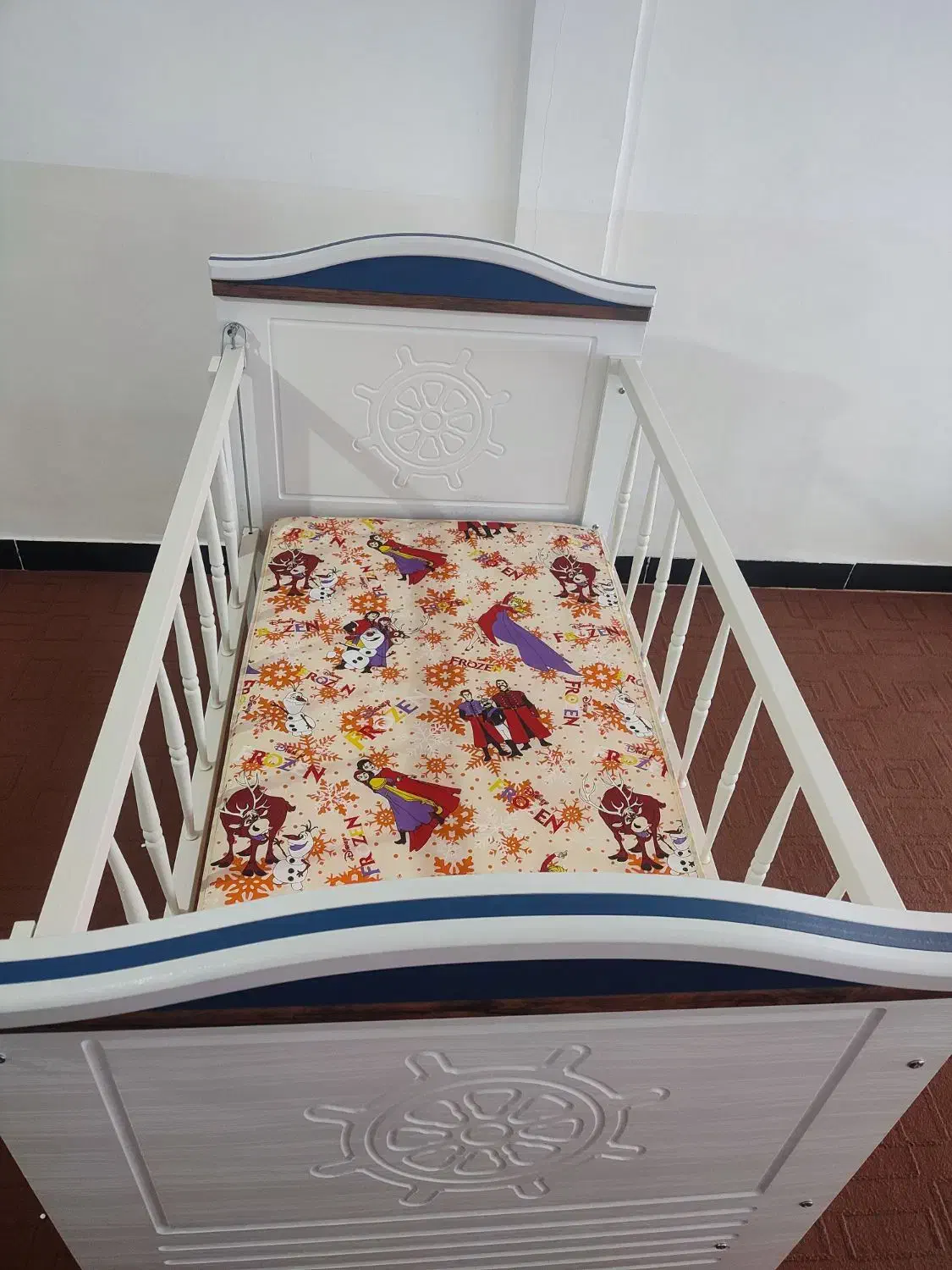 تخت کودک گهواره ای|تخت و صندلی بچه|مریوان, |دیوار