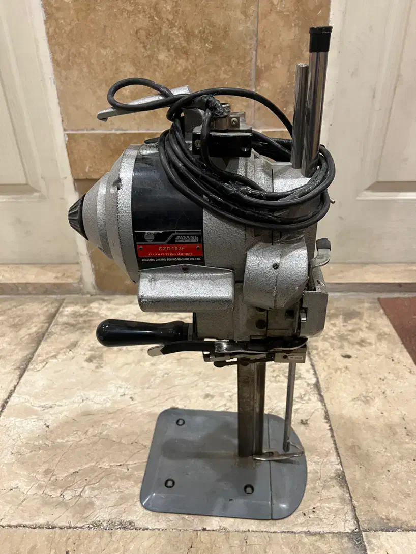 قیچی برقی دایانگ سایز ۱۰ چراغ دار|لوازم خیاطی و بافتنی|تهران, یوسفآباد|دیوار