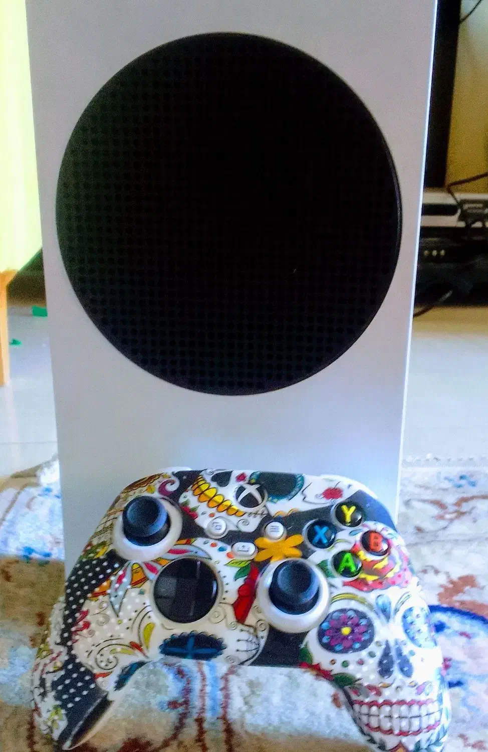 سری اس|کنسول، بازی ویدئویی و آنلاین|اصفهان, سرچشمه|دیوار