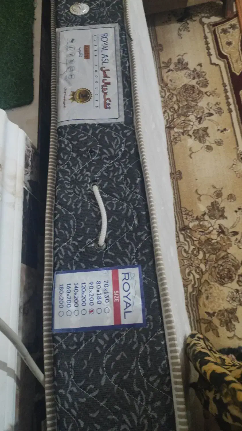 تشک تختخواب یک نفره به علت کمبود جا بفروش میرسد|تخت و سرویس خواب|کهنوج, |دیوار