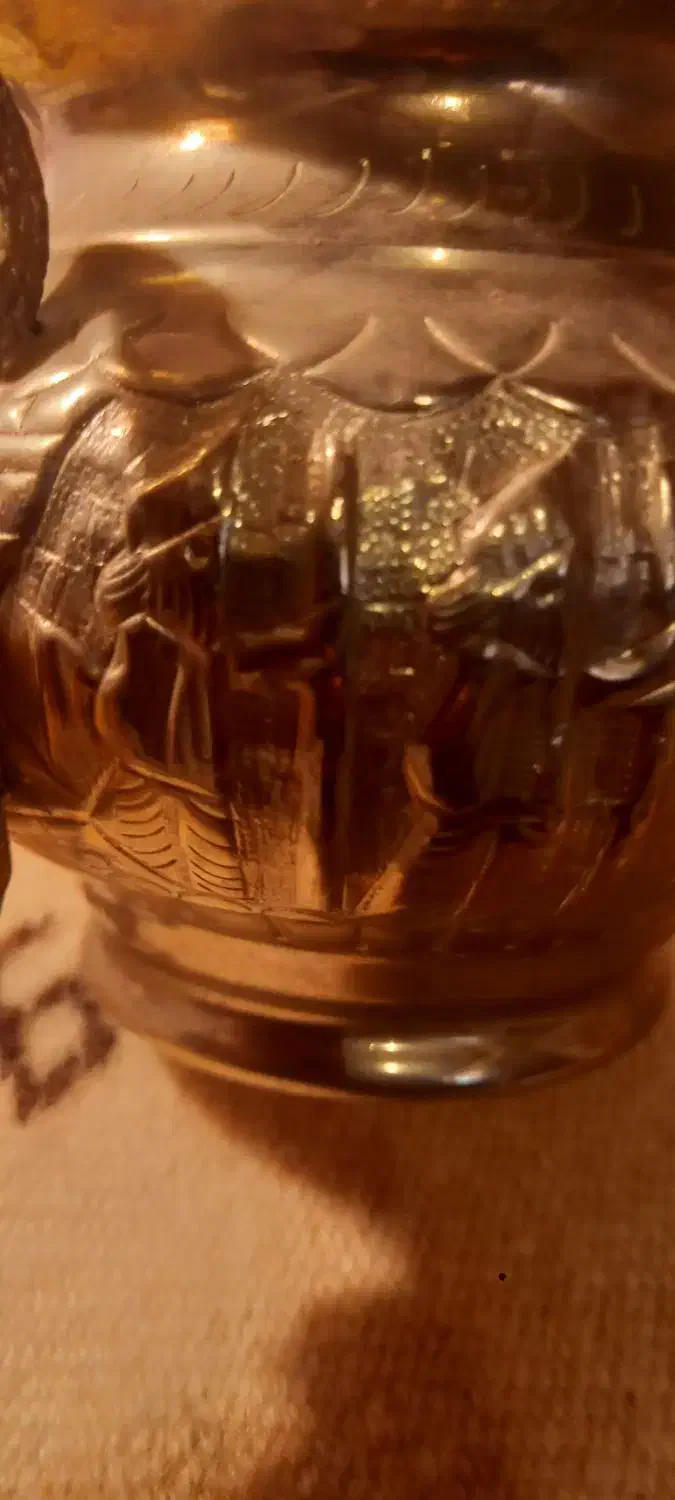 قوری طرح هخامنشی انتیک و حکاکی شده|کلکسیون اشیاء عتیقه|بوشهر, |دیوار