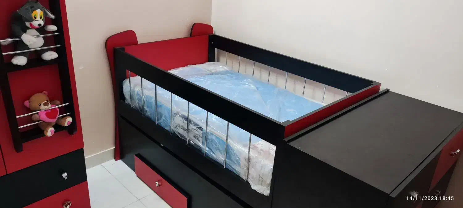 سرویس کامل نوزاد+تخت و تشک اصلی نو|اسباب و اثاث بچه|کاشان, صنعت|دیوار